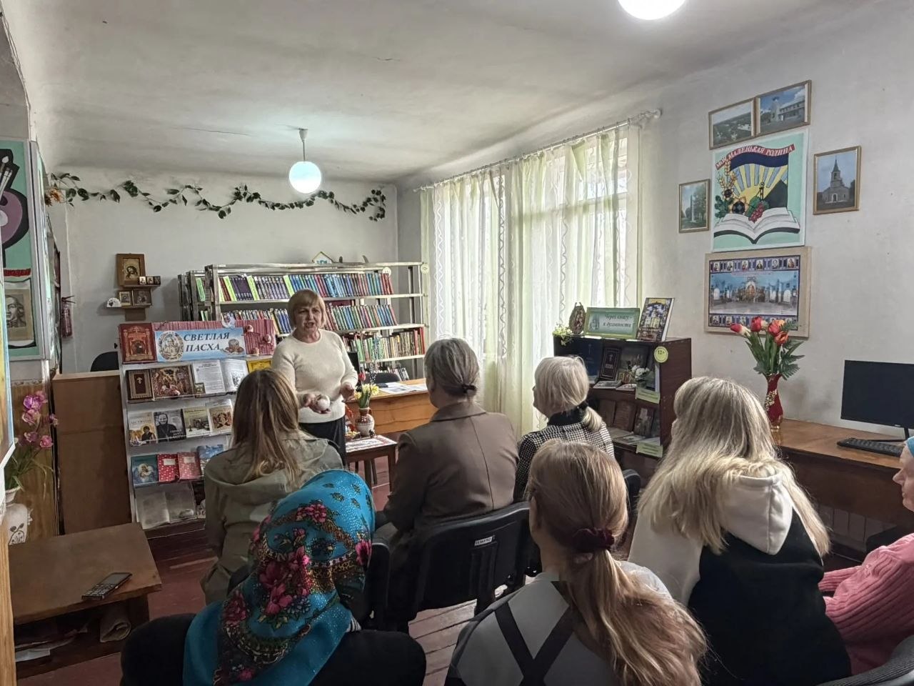 Сегодня, 07 апреля, в МБУ "ЦБСВ г. Донецка" Библиотека- филиал N 6 г. Моспино в преддверии главного православного праздника – Пасхи оформлена красочная книжная выставка «Светлая Пасха» Сегодня, 07 апреля, в МБУ "ЦБСВ г. Донецка" Библиотека- филиал N 6 г. Моспино в преддверии главного православного праздника – Пасхи оформлена красочная книжная выставка «Светлая Пасха»