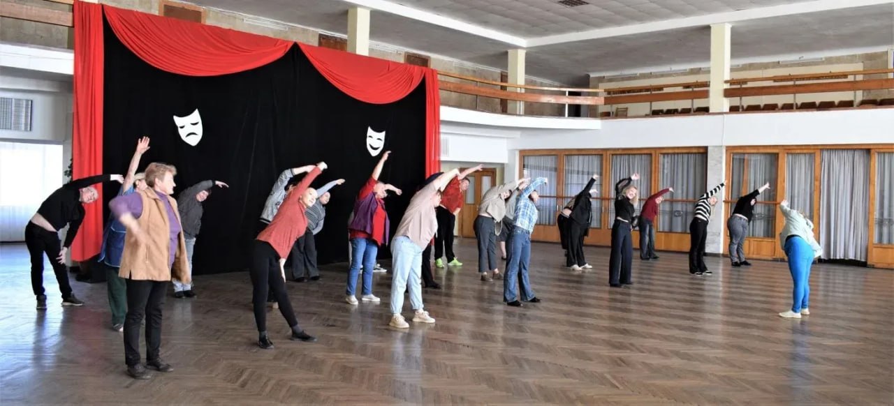 Республиканская зарядка. 6 апреля в учреждениях культуры городского округа Енакиево состоялась республиканская зарядка, организованная в рамках Федерального проекта «Здоровье для каждого» регионального движения Донецкой... Республиканская зарядка. 6 апреля в учреждениях культуры городского округа Енакиево состоялась республиканская зарядка, организованная в рамках Федерального проекта «Здоровье для каждого» регионального движения Донецкой...