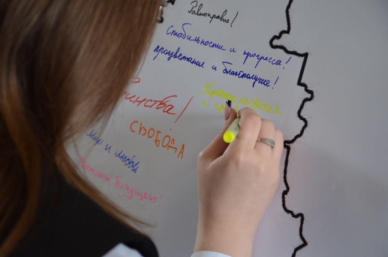 Торезе отметили День провозглашения Донецкой Народной Республики Торезе отметили День провозглашения Донецкой Народной Республики