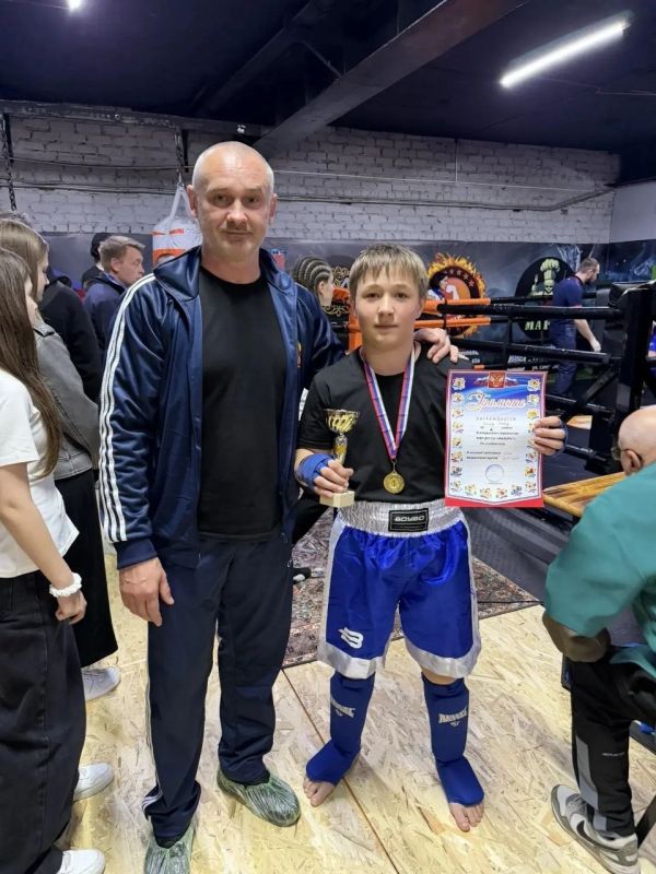 Юные кикбоксеры Ждановки завоевали медали в Мариуполе