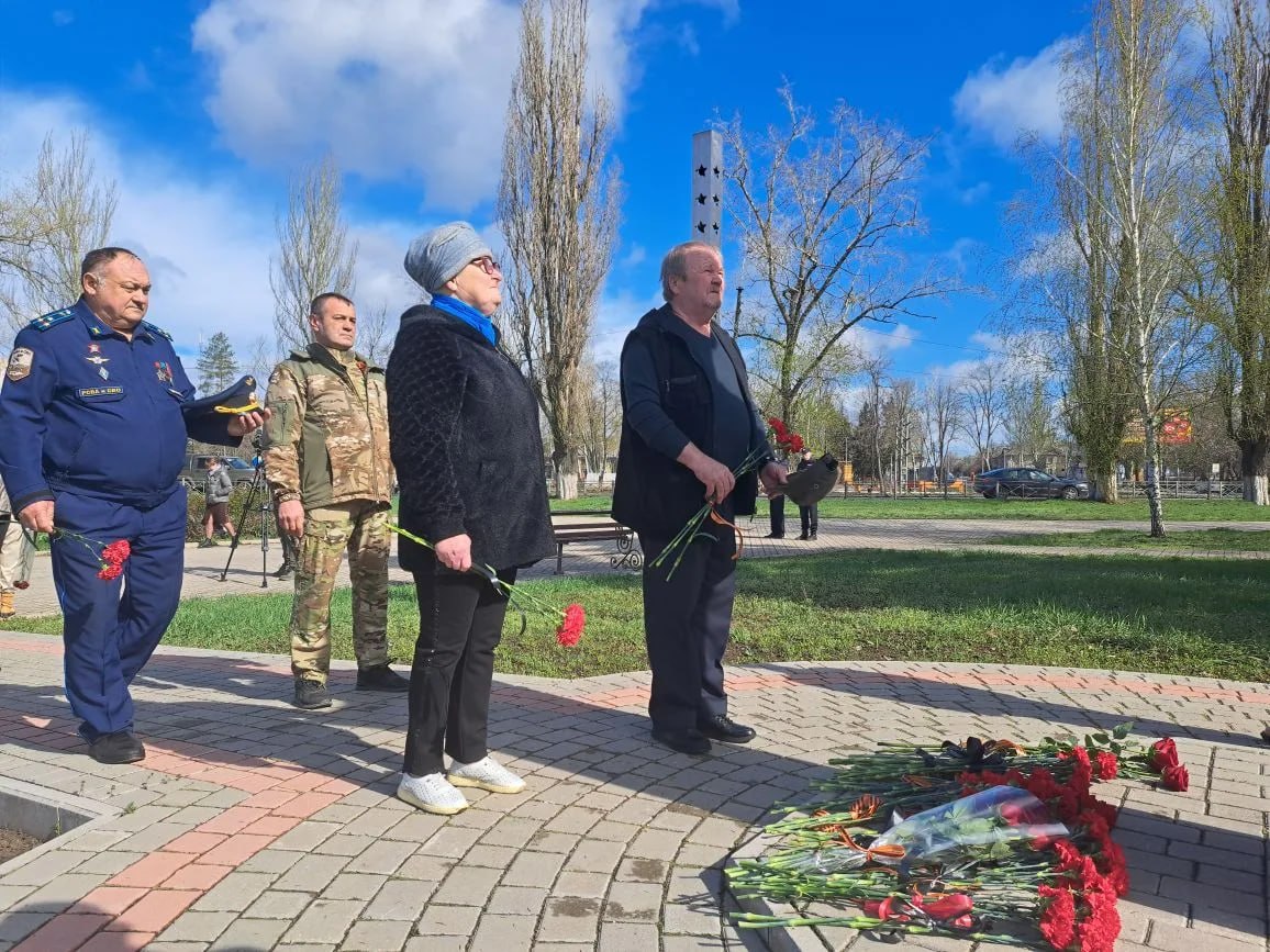 Александр Шатов: В Шахтерске провели памятное мероприятие к 12-й годовщине провозглашения ДНР Александр Шатов: В Шахтерске провели памятное мероприятие к 12-й годовщине провозглашения ДНР
