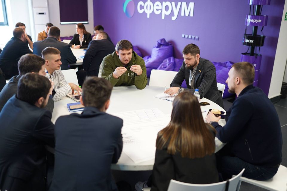 Владислав Подкова: Основная цель форума «Молодежное парламентское единство» – развитие молодёжного парламентаризма, поддержка инициатив, способных перерасти в реальные законопроекты, и выстраивание устойчивого взаимодействия... Владислав Подкова: Основная цель форума «Молодежное парламентское единство» – развитие молодёжного парламентаризма, поддержка инициатив, способных перерасти в реальные законопроекты, и выстраивание устойчивого взаимодействия...