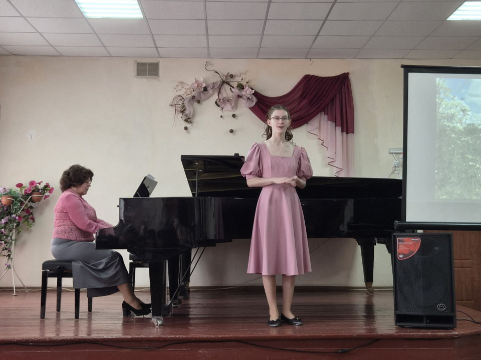 3 апреля в стенах Детской Музыкальной школы состоялся отчётный концерт вокально-хорового отдела «Пусть летит по свету песня» 3 апреля в стенах Детской Музыкальной школы состоялся отчётный концерт вокально-хорового отдела «Пусть летит по свету песня»
