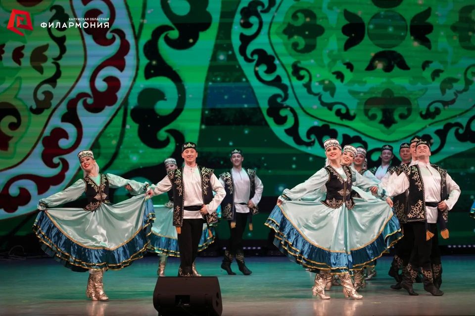 Большой гастрольный тур ансамбля «Донбасс» по городам Центральной России и Приволжья с программой «Многонациональный Донбасс» подошёл к концу Большой гастрольный тур ансамбля «Донбасс» по городам Центральной России и Приволжья с программой «Многонациональный Донбасс» подошёл к концу