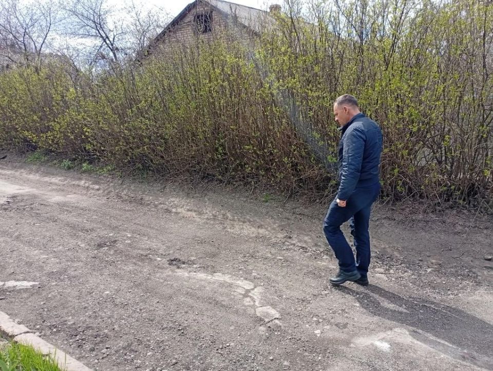 Александр Пеняев: В ходе очередного объезда города проверил состояние благоустройства нового городского кладбища, параллельно оценил работу подрядчика по отсыпке дорожного полотна на улице Полтавской Александр Пеняев: В ходе очередного объезда города проверил состояние благоустройства нового городского кладбища, параллельно оценил работу подрядчика по отсыпке дорожного полотна на улице Полтавской