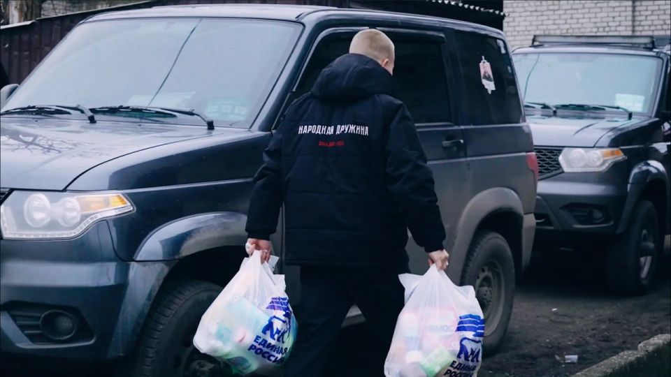 Александр Волошин: #гуманитарнаяпомощь. Доставили гуманитарный груз на освобожденные территории Совместно с Региональной общественной организацией «Народная Дружина», Следственным управлением СК России по ДНР и АНО «Сила... Александр Волошин: #гуманитарнаяпомощь. Доставили гуманитарный груз на освобожденные территории Совместно с Региональной общественной организацией «Народная Дружина», Следственным управлением СК России по ДНР и АНО «Сила...