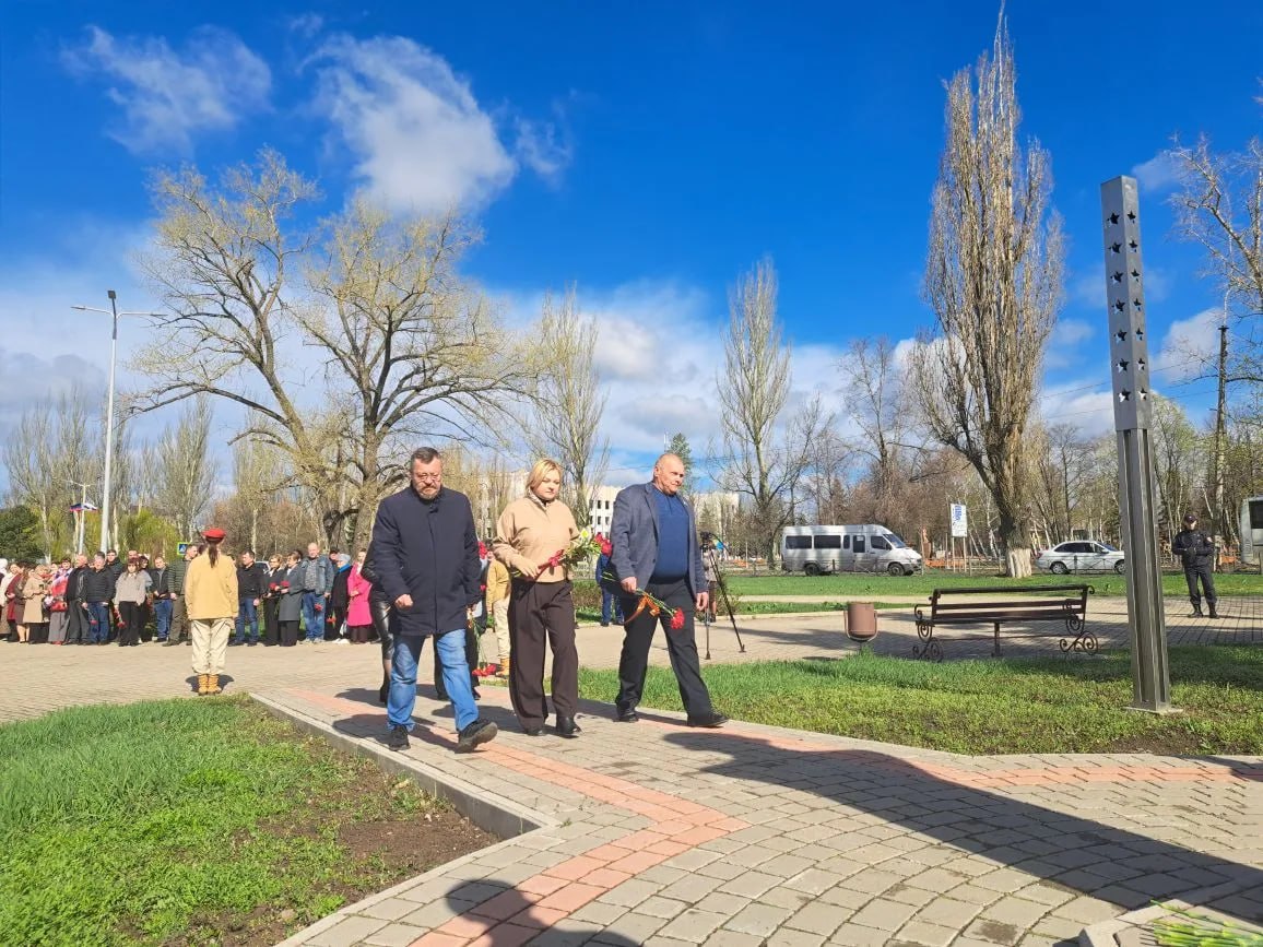 Александр Шатов: В Шахтерске провели памятное мероприятие к 12-й годовщине провозглашения ДНР Александр Шатов: В Шахтерске провели памятное мероприятие к 12-й годовщине провозглашения ДНР