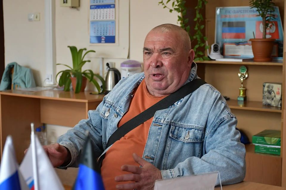 Сегодня, 7 апреля 2026 года, первый заместитель главы администрации городского округа Дебальцево Максим Вельма провел личный прием граждан в общественной приемной Всероссийской политической партии «Единая Россия» Сегодня, 7 апреля 2026 года, первый заместитель главы администрации городского округа Дебальцево Максим Вельма провел личный прием граждан в общественной приемной Всероссийской политической партии «Единая Россия»