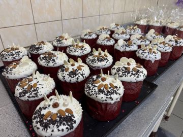 В преддверии Пасхи на производственных площадках хлебопекарных предприятий ДНР приступили к массовому выпуску пасхальной выпечки