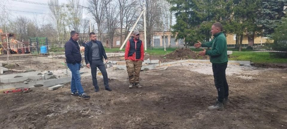 07 апреля 2026 в рамках Народной программы «Комплексное развитие сельских территорий» и проекта «Единой России» «Городская среда» председатель Тельмановского муниципального совета Дмитрий Липчанский провел мониторинг работ... 07 апреля 2026 в рамках Народной программы «Комплексное развитие сельских территорий» и проекта «Единой России» «Городская среда» председатель Тельмановского муниципального совета Дмитрий Липчанский провел мониторинг работ...