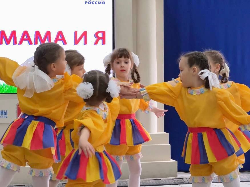 В Мангушском округе прошел праздник «Мама и я» для будущих мам в рамках партийного проекта «Здоровое будущее» В Мангушском округе прошел праздник «Мама и я» для будущих мам в рамках партийного проекта «Здоровое будущее»