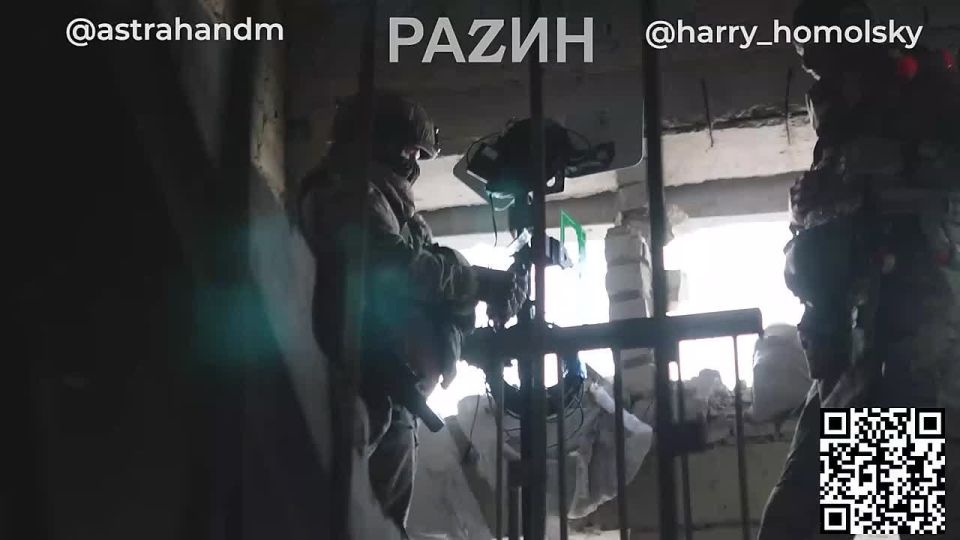 Игорь Гомольский: Друзья, совместно с Владимиром Разиным, Дмитрием Астраханем и Народным фронтом мы продолжаем сбор для подразделения специального назначения, бойцы которого работают на Донецком направлении