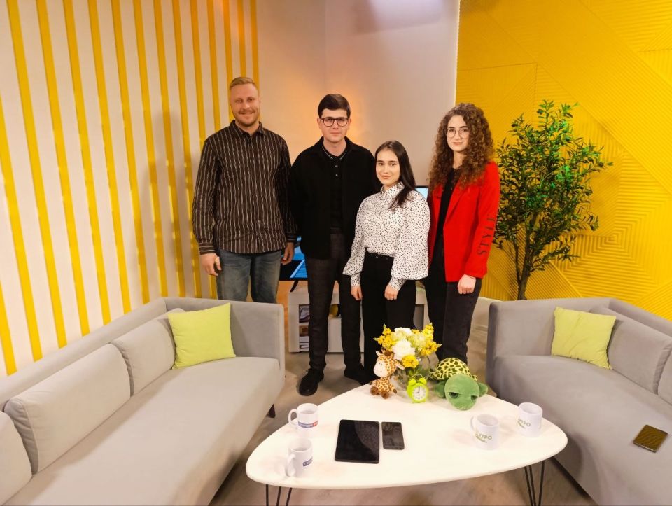 #НашиГости. Сегодня в нашей студии были: Кирилл Дубов, Валерия Логвиненко — представители Молодёжного Парламента ДНР, члены оргкомитета конкурса «Будущее Донбасса» О республиканском конкурсе молодёжных законотворческих...