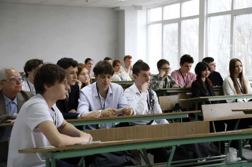 Математики ДонГУ провели финал турнира юных математиков Математики ДонГУ провели финал турнира юных математиков