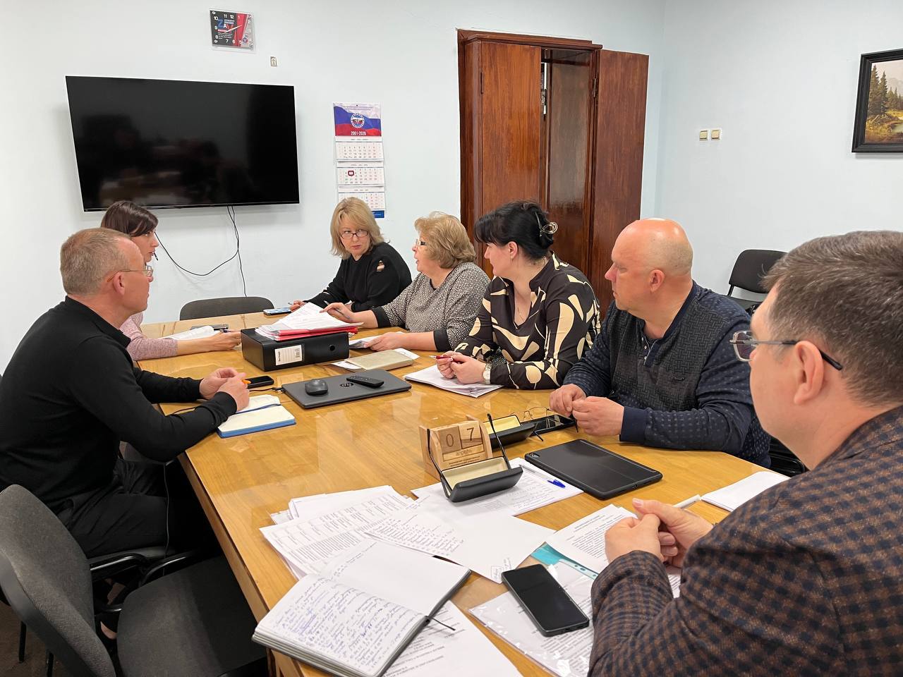 Василий Овчаров: Сегодня, 7 апреля, провел оперативное совещание по рабочим вопросам с участием заместителей Главы и руководителей структурных подразделений Администрации округа