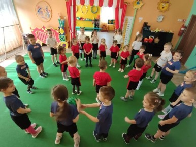 Дошкольное подразделение "Светлодарского УВК г.о. Дебальцево" ярко отметило Всемирный день здоровья