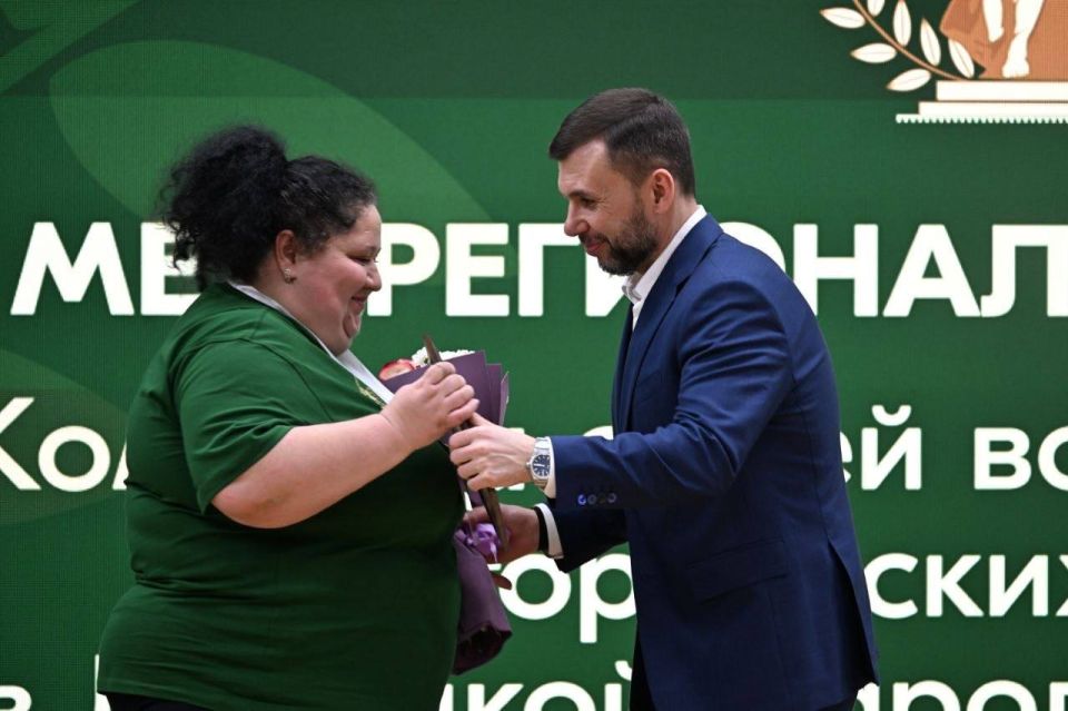 «Нам очень важно общаться глаза в глаза, поддерживать друг друга» «Нам очень важно общаться глаза в глаза, поддерживать друг друга»