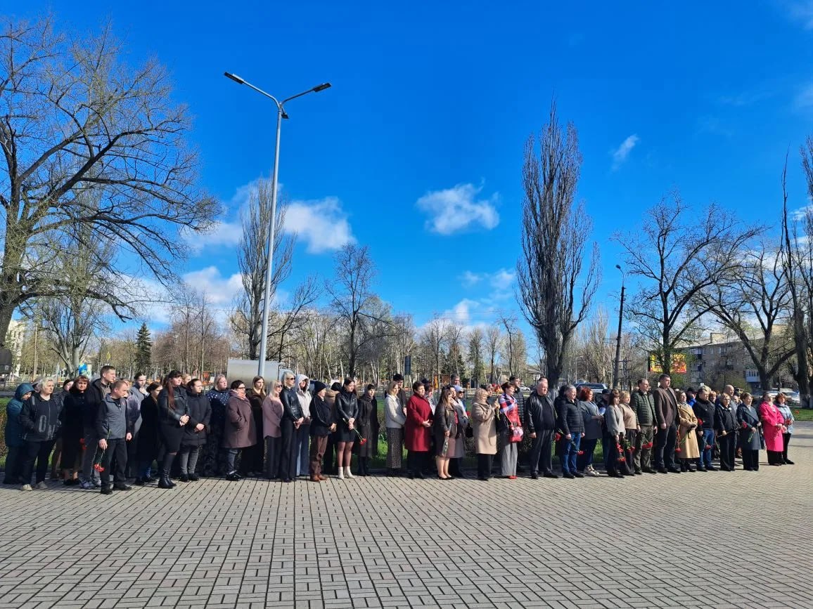 Александр Шатов: В Шахтерске провели памятное мероприятие к 12-й годовщине провозглашения ДНР Александр Шатов: В Шахтерске провели памятное мероприятие к 12-й годовщине провозглашения ДНР