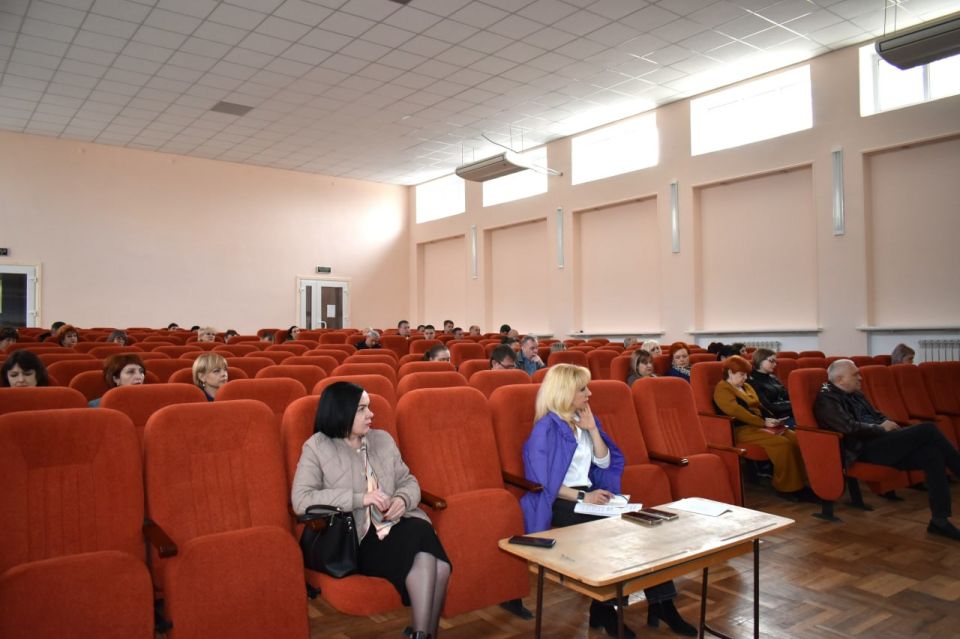 В ходе расширенного аппаратного совещания с начальниками управлений, отделов, секторов администрации округа и руководителями учреждений рассмотрели ряд вопросов, среди которых начальник Управления архитектуры... В ходе расширенного аппаратного совещания с начальниками управлений, отделов, секторов администрации округа и руководителями учреждений рассмотрели ряд вопросов, среди которых начальник Управления архитектуры...