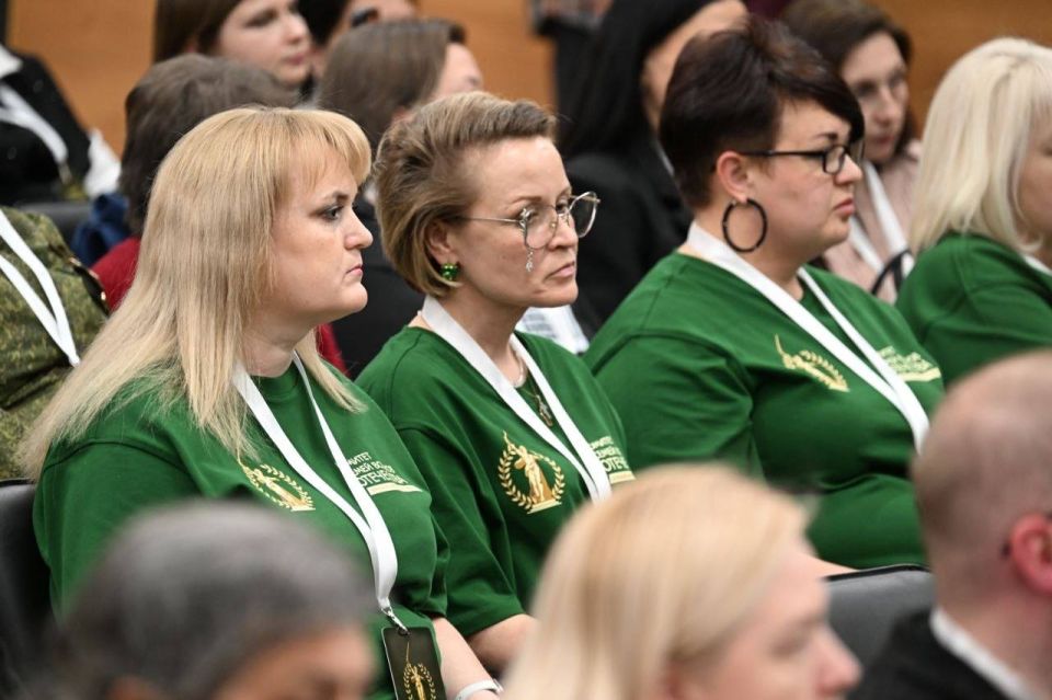 «Нам очень важно общаться глаза в глаза, поддерживать друг друга» «Нам очень важно общаться глаза в глаза, поддерживать друг друга»