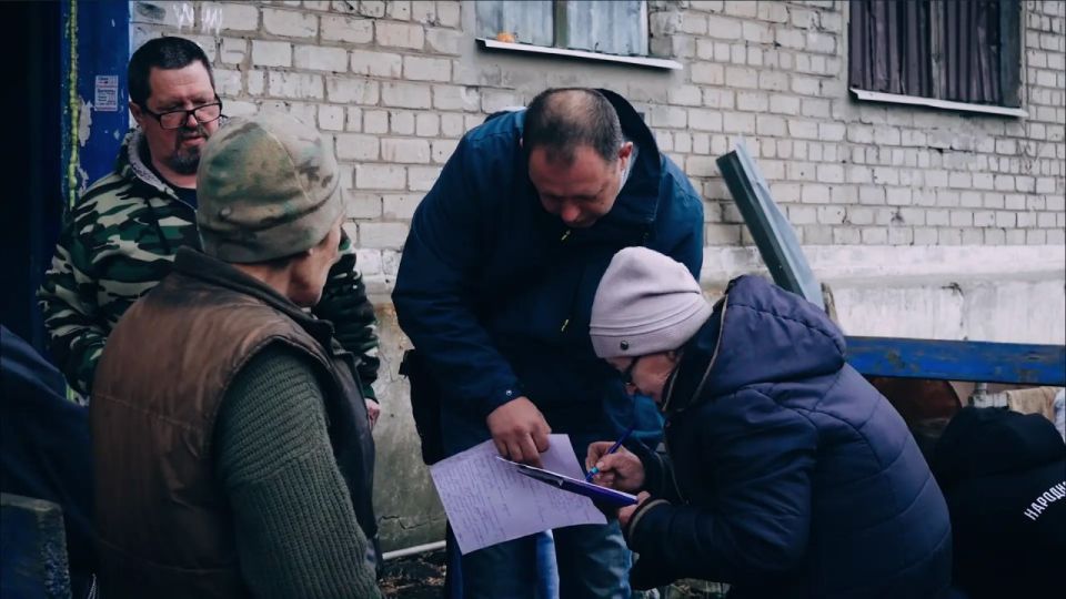 Александр Волошин: #гуманитарнаяпомощь. Доставили гуманитарный груз на освобожденные территории Совместно с Региональной общественной организацией «Народная Дружина», Следственным управлением СК России по ДНР и АНО «Сила... Александр Волошин: #гуманитарнаяпомощь. Доставили гуманитарный груз на освобожденные территории Совместно с Региональной общественной организацией «Народная Дружина», Следственным управлением СК России по ДНР и АНО «Сила...