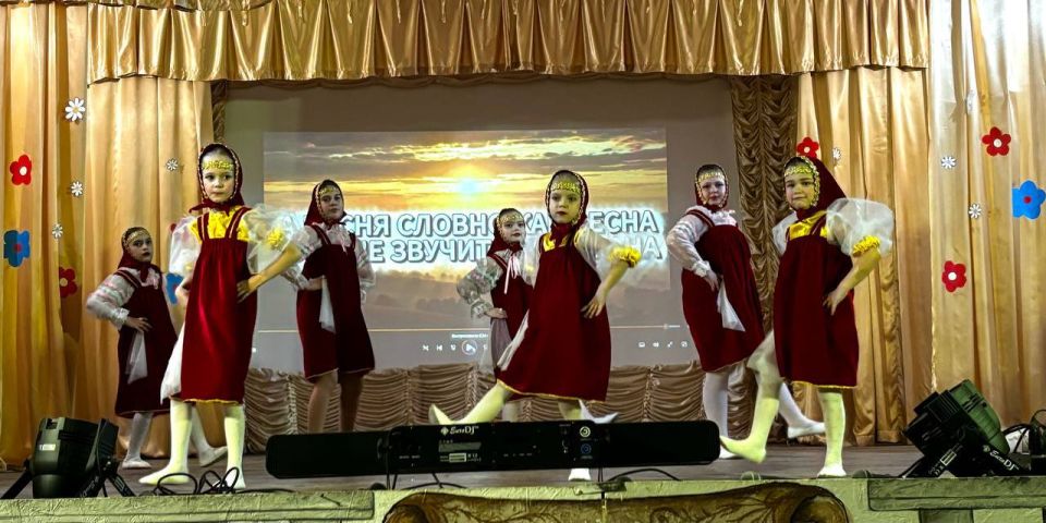 В Год единства народов России в округе продолжается творческая эстафета «От села к селу», и каждый новый этап наполняет сердца жителей теплотой и радостью В Год единства народов России в округе продолжается творческая эстафета «От села к селу», и каждый новый этап наполняет сердца жителей теплотой и радостью