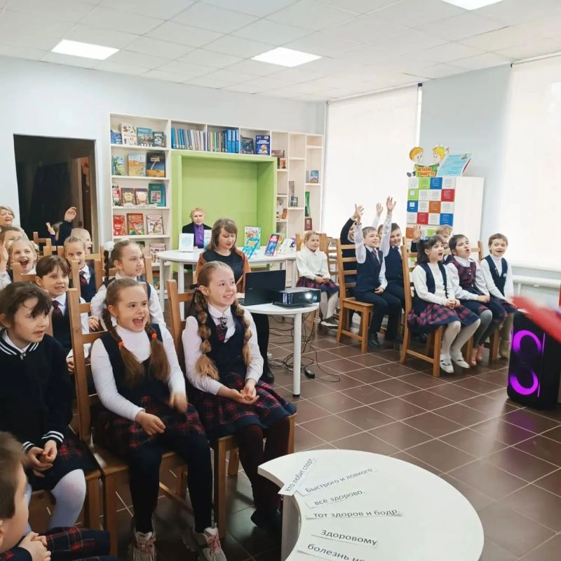 Оздоровительно-игровой час «Что значит быть здоровым?» Оздоровительно-игровой час «Что значит быть здоровым?»