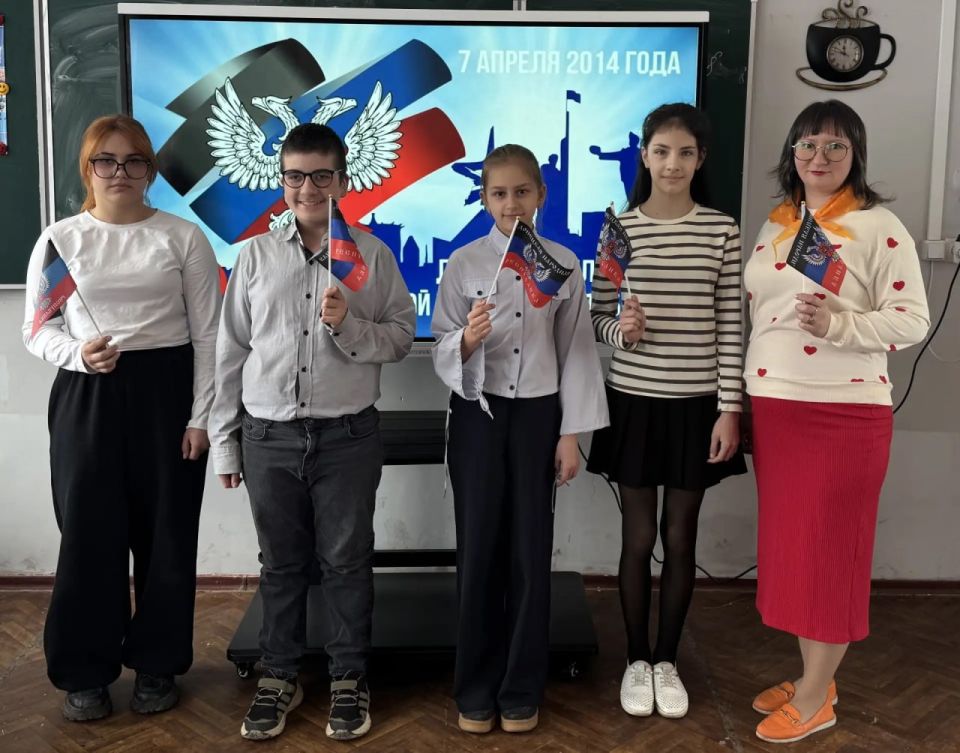В Донецкой Народной Республике прошёл День единых действий «ДНР: память, достоинство, будущее» В Донецкой Народной Республике прошёл День единых действий «ДНР: память, достоинство, будущее»
