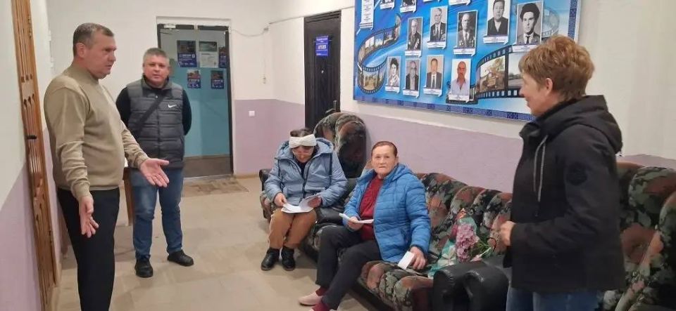 В Урзуфе прошла встреча с жителями