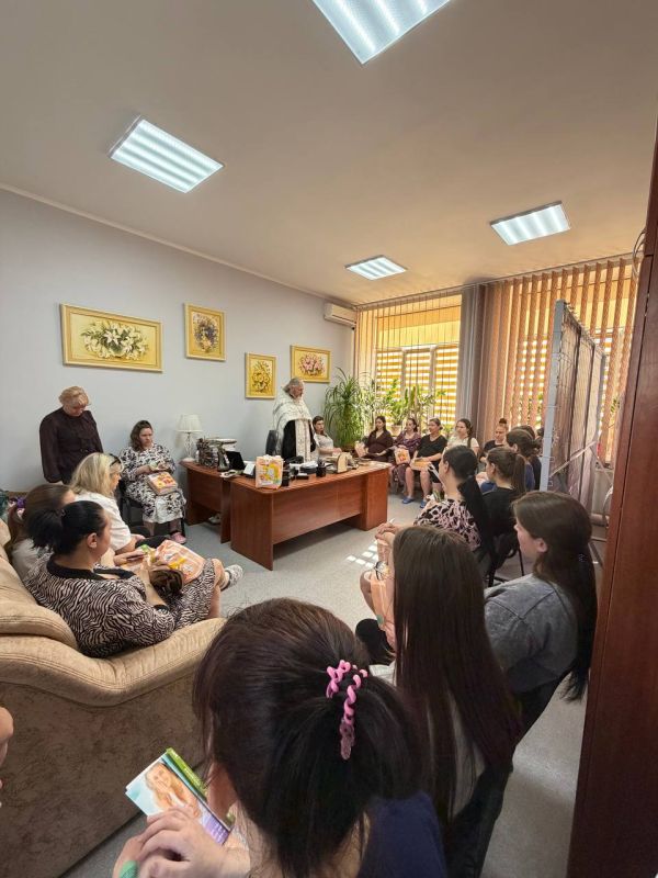 Сегодня Россия отмечает особенный праздник – День беременных, время, когда мы с особой теплотой и заботой обращаем внимание на будущих мам, дарящих новую жизнь