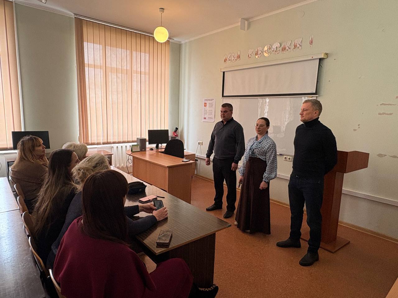 Продолжаются встречи с трудовыми коллективами в Ленинском районе города Донецка Продолжаются встречи с трудовыми коллективами в Ленинском районе города Донецка