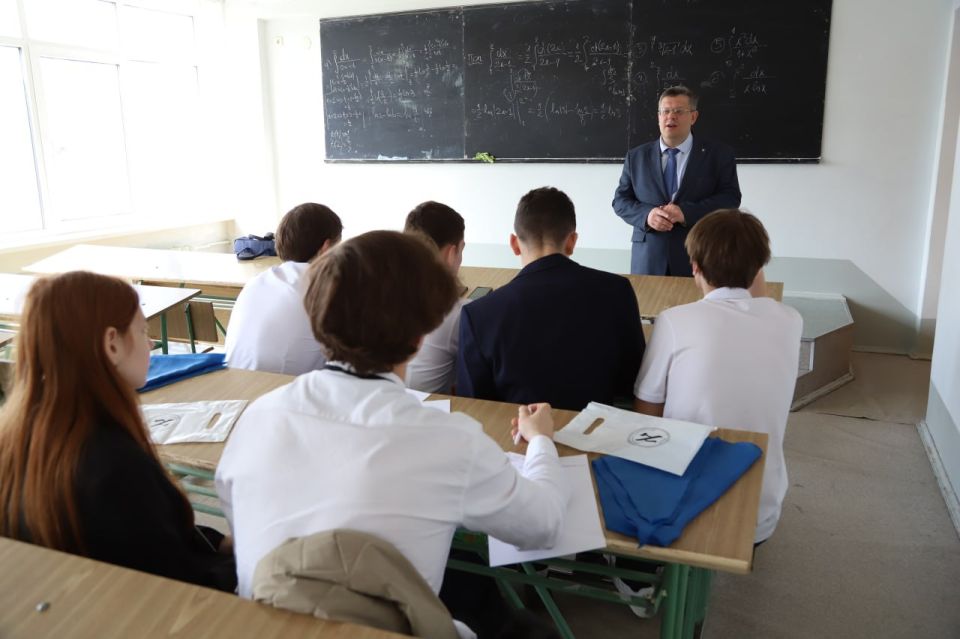 Математики ДонГУ провели финал турнира юных математиков Математики ДонГУ провели финал турнира юных математиков