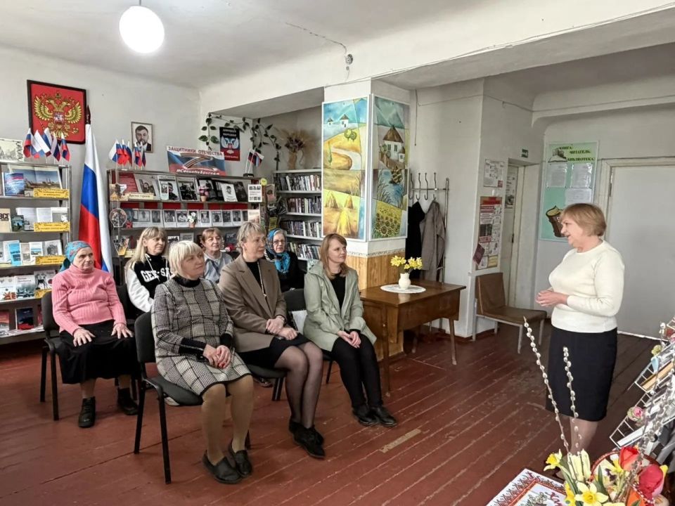 Сегодня, 07 апреля, в МБУ "ЦБСВ г. Донецка" Библиотека- филиал N 6 г. Моспино в преддверии главного православного праздника – Пасхи оформлена красочная книжная выставка «Светлая Пасха» Сегодня, 07 апреля, в МБУ "ЦБСВ г. Донецка" Библиотека- филиал N 6 г. Моспино в преддверии главного православного праздника – Пасхи оформлена красочная книжная выставка «Светлая Пасха»