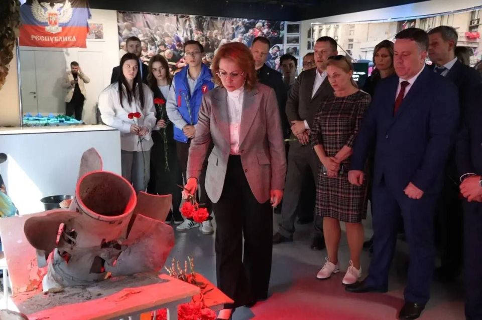 Вице-премьер Лариса Толстыктна приняла участие в открытии выставки, посвященной событиям Русской весны в Донбассе Вице-премьер Лариса Толстыктна приняла участие в открытии выставки, посвященной событиям Русской весны в Донбассе