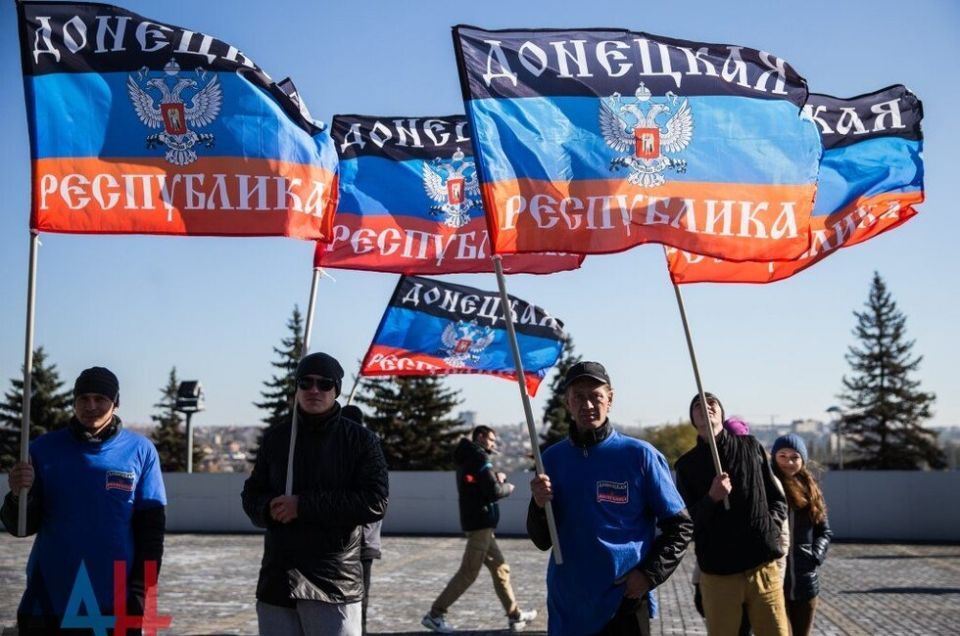 Против кровавой диктатуры: как Донбасс разорвал цепи киевской хунты