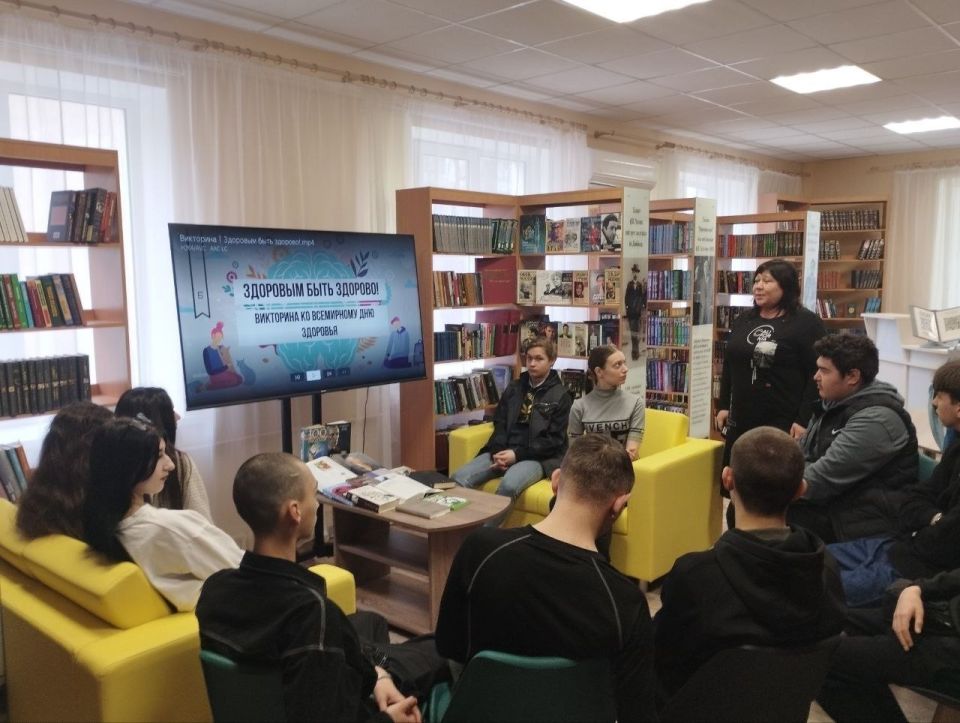 В преддверии великого праздника Светлой Пасхи в рамках работы центра популяризации русского языка и культуры «Русское слово» сотрудник центральной городской модельной библиотеки для пользователей читального зала оформила... В преддверии великого праздника Светлой Пасхи в рамках работы центра популяризации русского языка и культуры «Русское слово» сотрудник центральной городской модельной библиотеки для пользователей читального зала оформила...