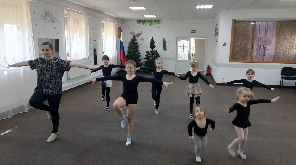 Республиканская зарядка. 6 апреля в учреждениях культуры городского округа Енакиево состоялась республиканская зарядка, организованная в рамках Федерального проекта «Здоровье для каждого» регионального движения Донецкой... Республиканская зарядка. 6 апреля в учреждениях культуры городского округа Енакиево состоялась республиканская зарядка, организованная в рамках Федерального проекта «Здоровье для каждого» регионального движения Донецкой...