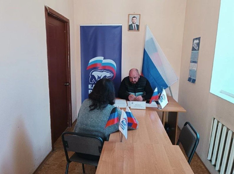 6 апреля в Червоногвардейском районе состоялась встреча руководителя Управы Антона Гринзовского с жителями жилого массива Курупской возле дома №176/10 по улице Черепановых 6 апреля в Червоногвардейском районе состоялась встреча руководителя Управы Антона Гринзовского с жителями жилого массива Курупской возле дома №176/10 по улице Черепановых