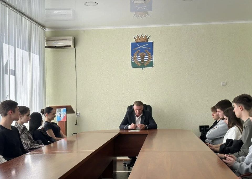 Сергей Юзвинкевич: Провёл встречу с активными ребятами нашего округа