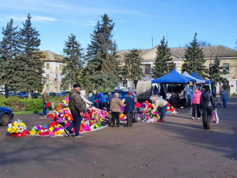 В Докучаевске на центральной площади прошла ярмарка