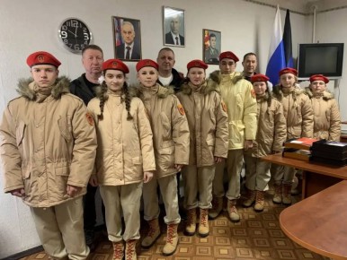 Юнармейцы поздравили сотрудников военных комиссариатов!