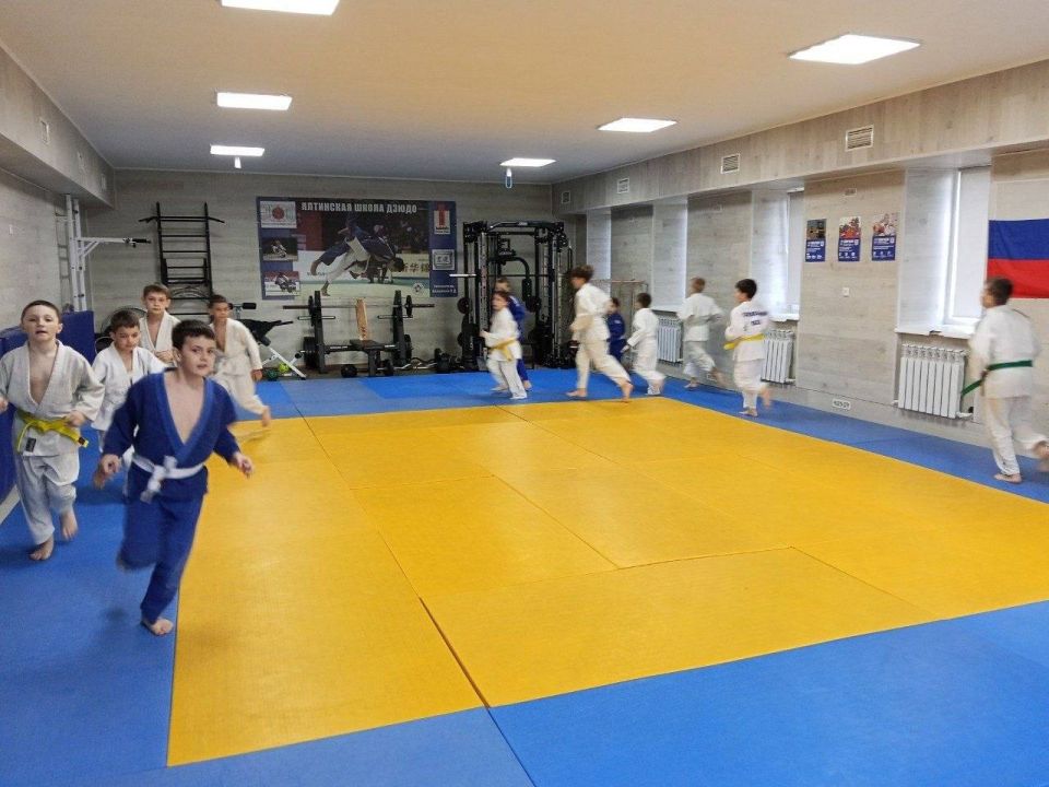 Заряжаемся на победу! «Единая Россия» — за здоровое поколение Заряжаемся на победу! «Единая Россия» — за здоровое поколение