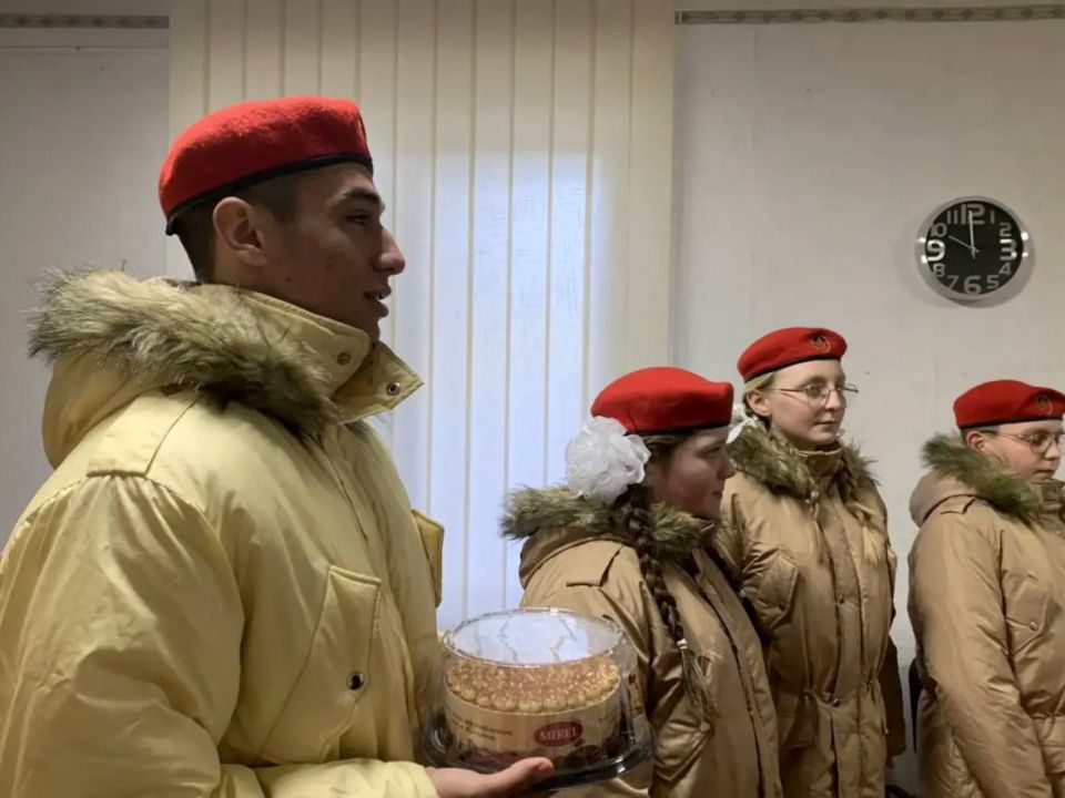 Юнармейцы поздравили сотрудников военных комиссариатов! Юнармейцы поздравили сотрудников военных комиссариатов!