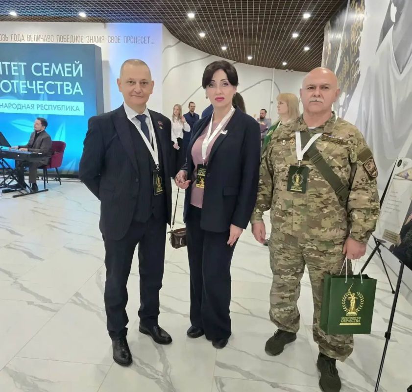 Дмитрий Огилец принял участие в межрегиональном форуме Комитета семей воинов Отечества исторических регионов в Донецкой Народной Республике «В одном строю» Дмитрий Огилец принял участие в межрегиональном форуме Комитета семей воинов Отечества исторических регионов в Донецкой Народной Республике «В одном строю»