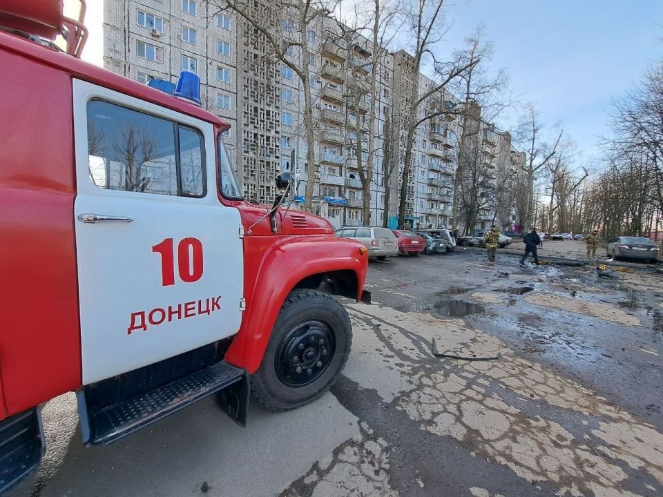 МЧС за сутки ликвидировано 17 пожаров, 4 из которых - ландшафтные