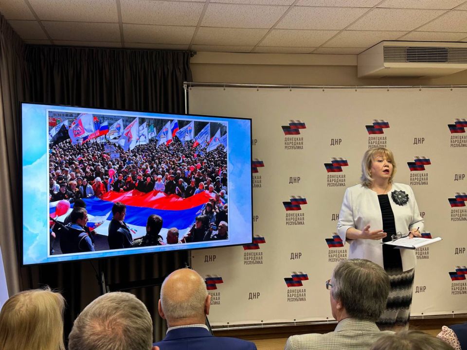 Александр Волошин: Накануне, в день провозглашения ДНР, в Представительстве Республики в Москве прошло торжественное мероприятие Александр Волошин: Накануне, в день провозглашения ДНР, в Представительстве Республики в Москве прошло торжественное мероприятие