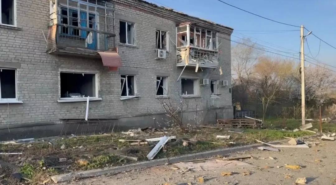 Сегодня ночью Луганск подвергся массированной атаке ВСУ Сегодня ночью Луганск подвергся массированной атаке ВСУ