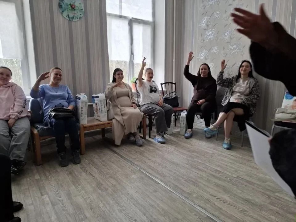 В ожидании чуда: как в городах ДНР поздравили будущих мам В ожидании чуда: как в городах ДНР поздравили будущих мам