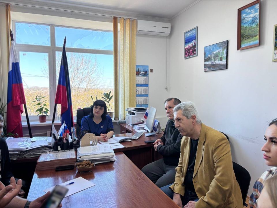 Новая инициатива. В Администрации Мангушского округа прошло совещание под председательством заместителя главы администрации Натальи Тосхопаран Новая инициатива. В Администрации Мангушского округа прошло совещание под председательством заместителя главы администрации Натальи Тосхопаран