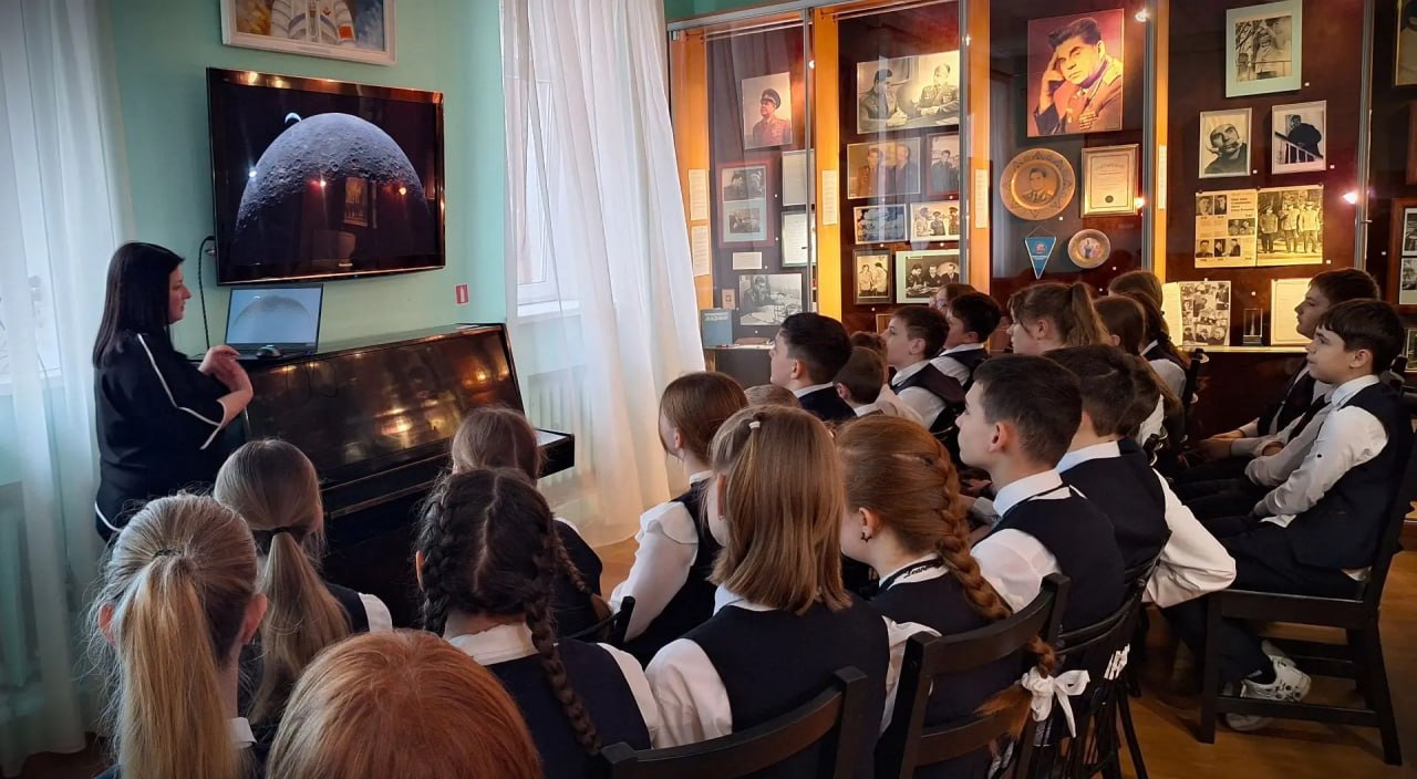 Информационный экскурс «Космос: будь в курсе!» Информационный экскурс «Космос: будь в курсе!»